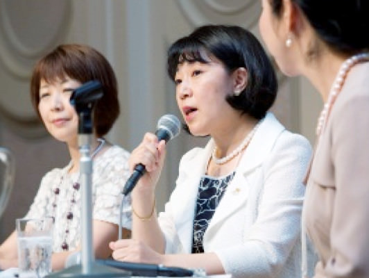 女性執行役員の写真